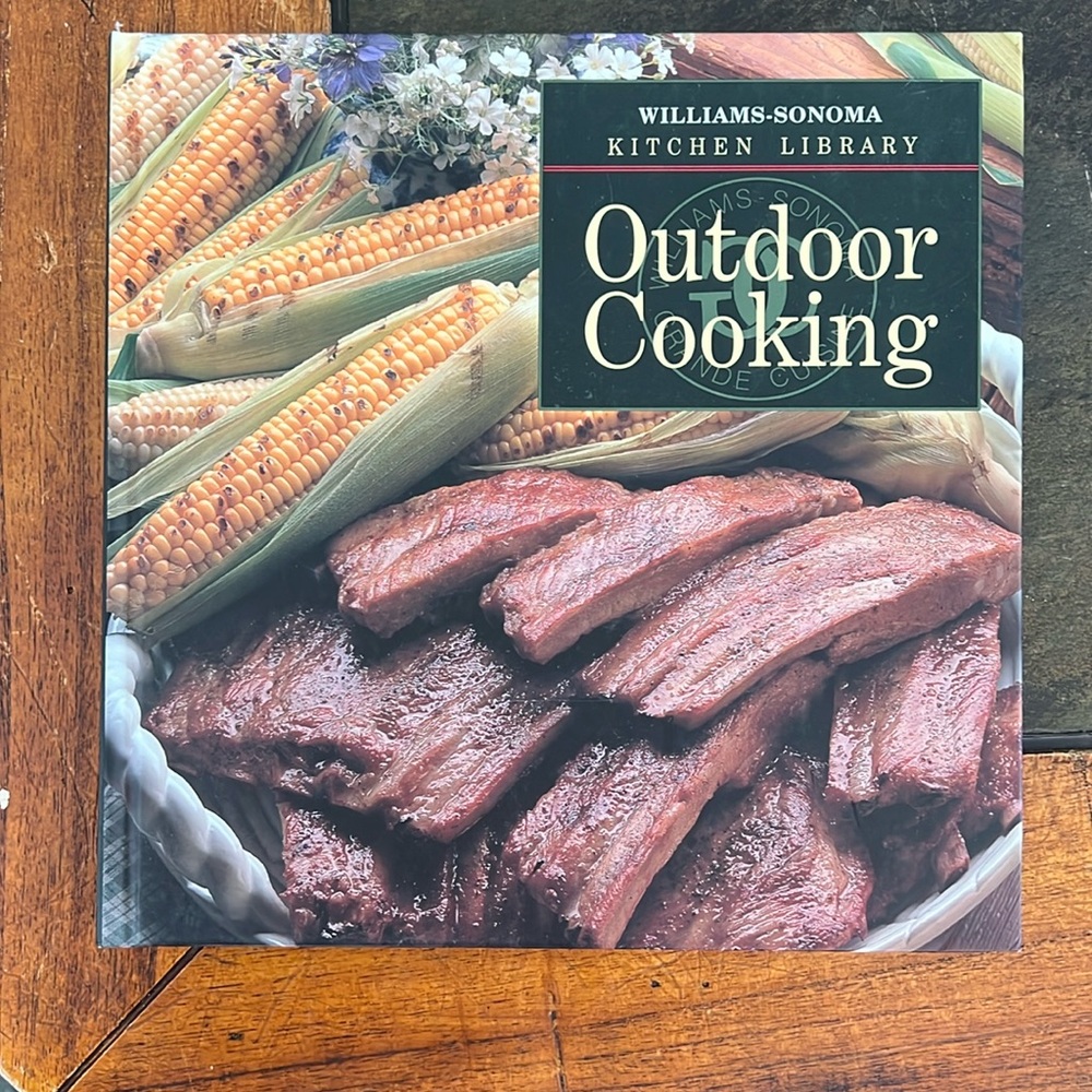 Book~cookbook~Outdoor Cooking~grilling~Williams Sonoma~Like new!
